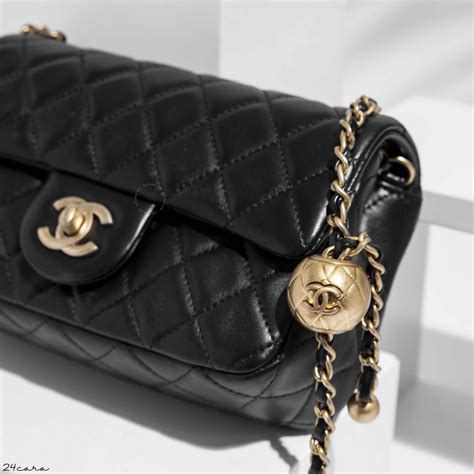 sac chanel gabrielle noir|chanel lambskin bag.